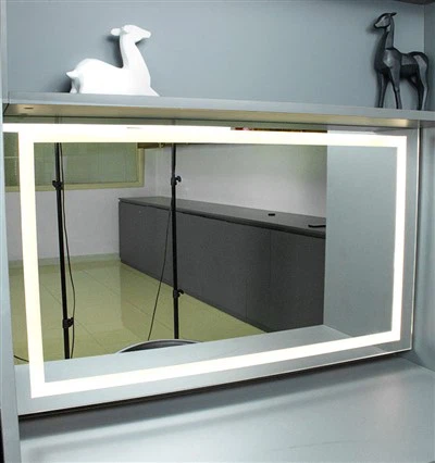 Automatické zvedací toaletní zrcátko