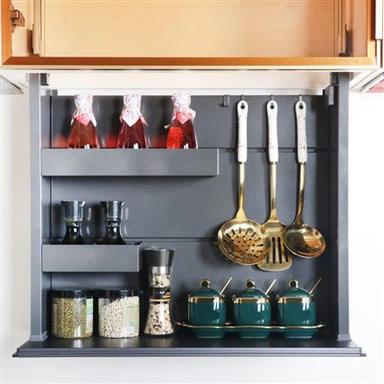 Kuchyň s dvojitým výtahem